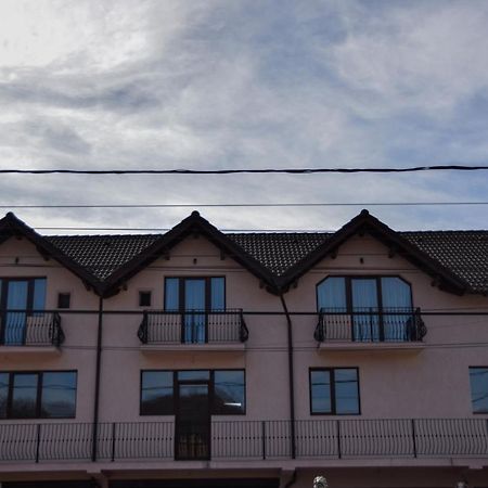 Hotel New House Curtea de Argeş Esterno foto