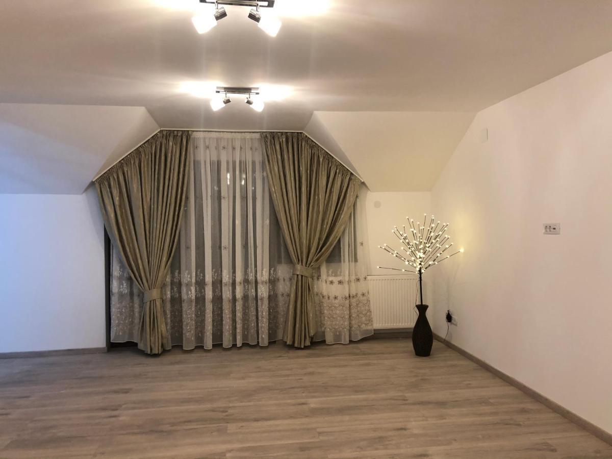 Hotel New House Curtea de Argeş Esterno foto