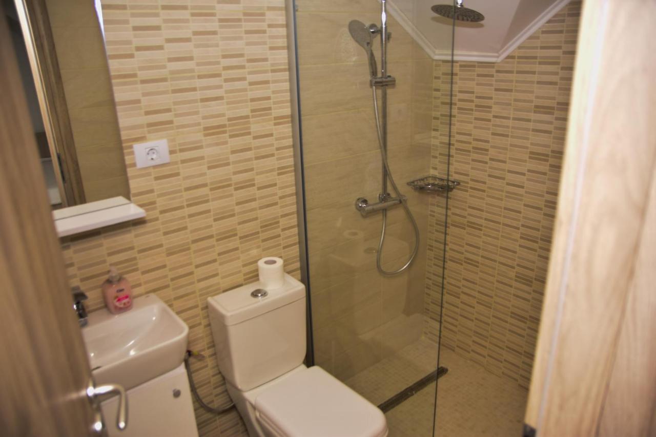 Hotel New House Curtea de Argeş Esterno foto