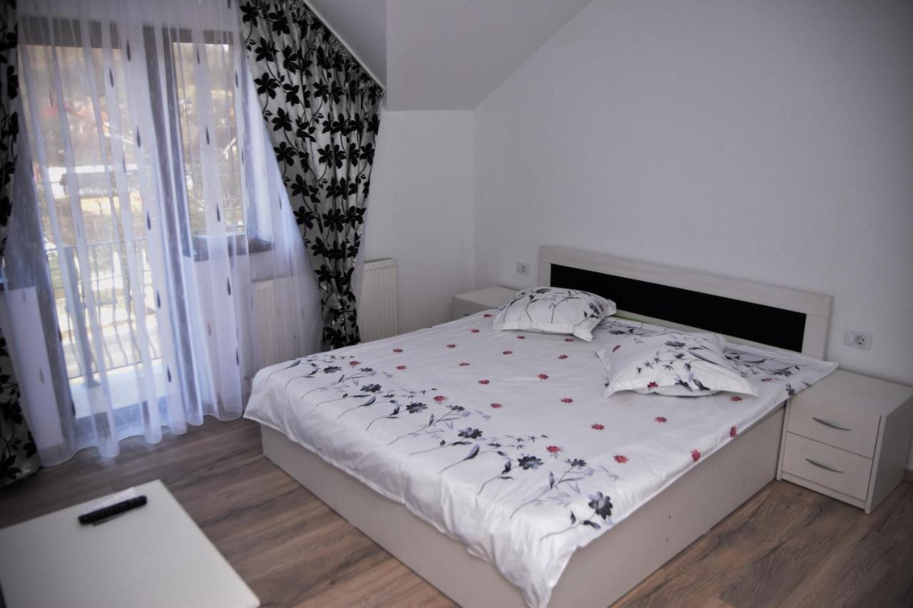 Hotel New House Curtea de Argeş Esterno foto