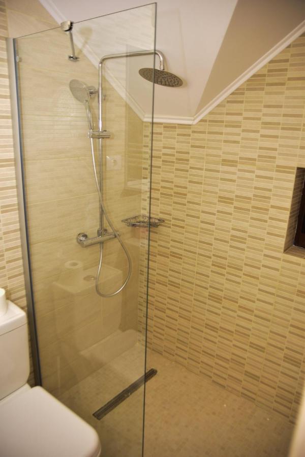 Hotel New House Curtea de Argeş Esterno foto