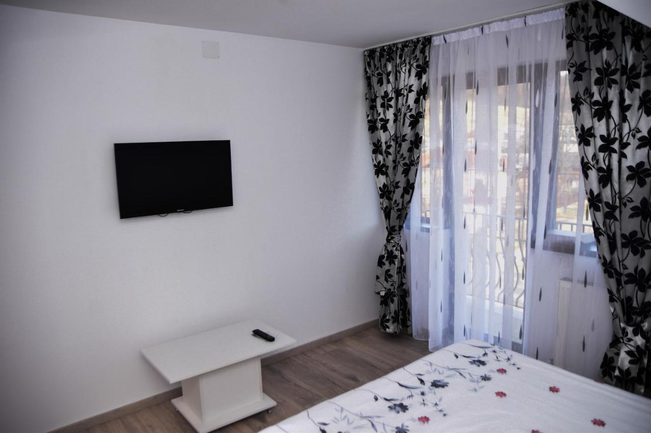 Hotel New House Curtea de Argeş Esterno foto