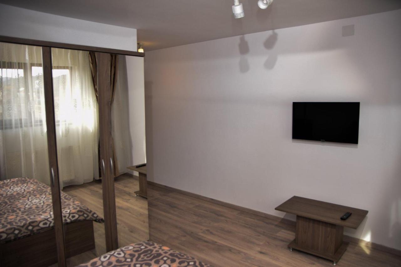 Hotel New House Curtea de Argeş Esterno foto